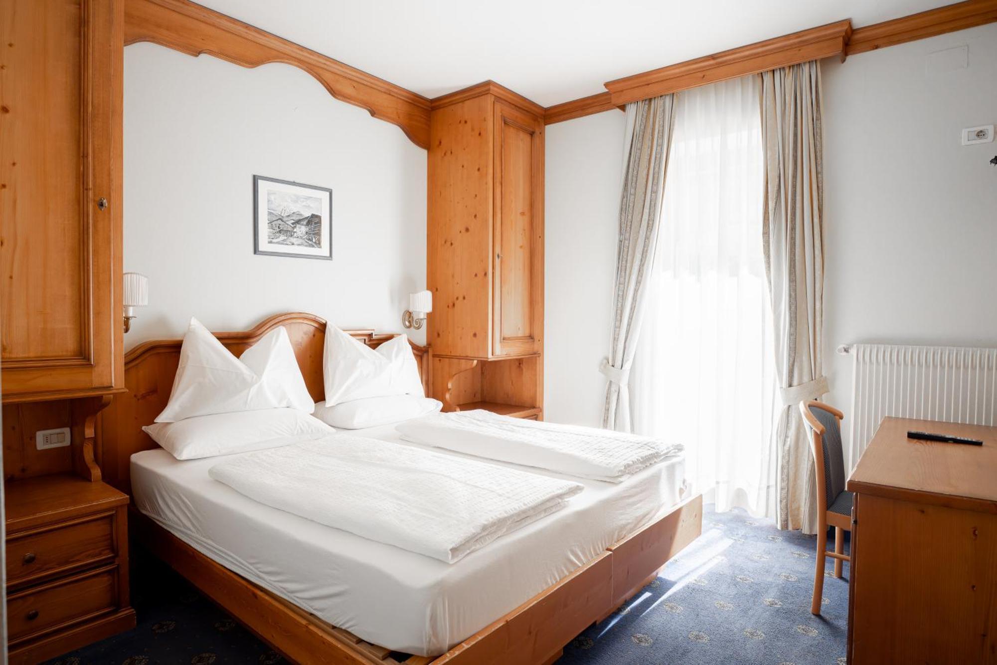Hotel Europa Dolomites Selva di Val Gardena Ngoại thất bức ảnh